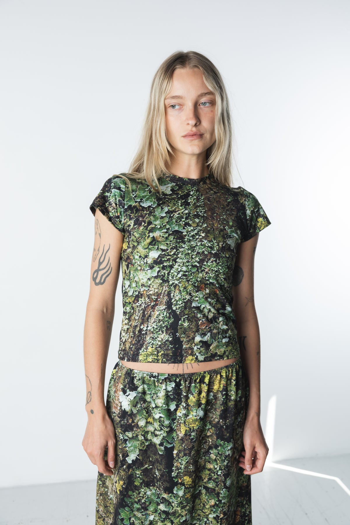 Cosma Tee