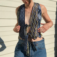 Load image into Gallery viewer, Corbata Vest
